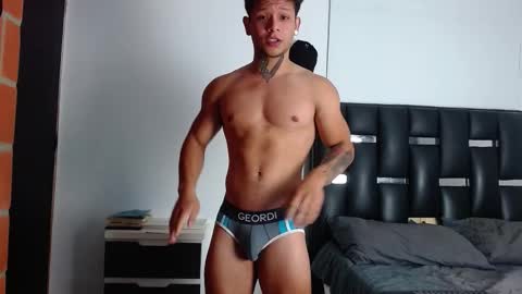 Snapshot of erosscott chatting on 09/30/25, 09:53 Eros online show from 09/30/25, 09:53