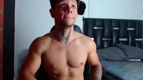 Snapshot of erosscott chatting on 10/06/25, 05:43 Eros online show from 10/06/25, 05:43