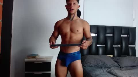 Snapshot of erosscott chatting on 10/21/25, 03:57 Eros online show from 10/21/25, 03:57