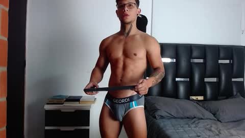 Snapshot of erosscott chatting on 10/29/25, 02:08 Eros online show from 10/29/25, 02:08