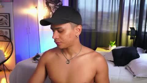 Snapshot of eroswild_ chatting on 05/10/26, 08:25 Eros Wild online show from 05/10/26, 08:25