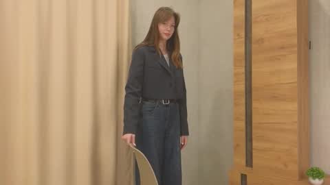 Snapshot of erosyne chatting on 10/20/25, 03:45 Lily online show from 10/20/25, 03:45