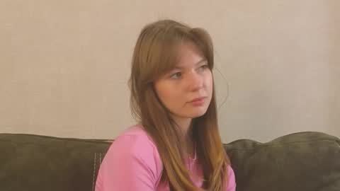 Snapshot of erosyne chatting on 10/21/25, 03:13 Lily online show from 10/21/25, 03:13