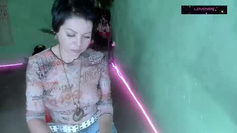 Snapshot of erotic_dessire chatting on 11/27/25, 03:47 Eve online show from 11/27/25, 03:47