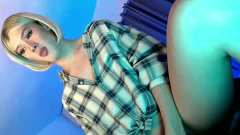 Snapshot of erotic_empress18 chatting on 06/19/26, 08:34 erotic_empress18 online show from 06/19/26, 08:34