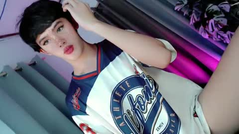 Snapshot of erotic_empress18 chatting on 06/28/26, 12:22 erotic_empress18 online show from 06/28/26, 12:22