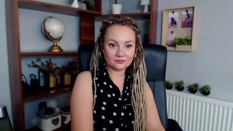 Snapshot of erotic_kaya chatting on 12/05/24, 06:00 KAYA online show from 12/05/24, 06:00