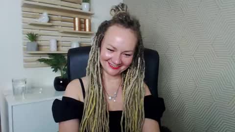 Snapshot of erotic_kaya chatting on 09/29/25, 04:34 KAYA online show from 09/29/25, 04:34