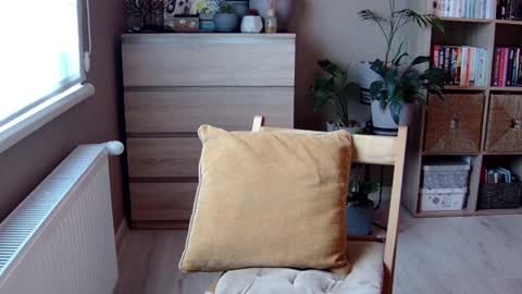 Melissa   online show from 12/16/24, 12:16