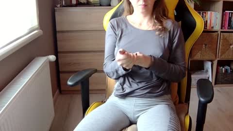 Melissa   online show from 12/29/24, 08:11