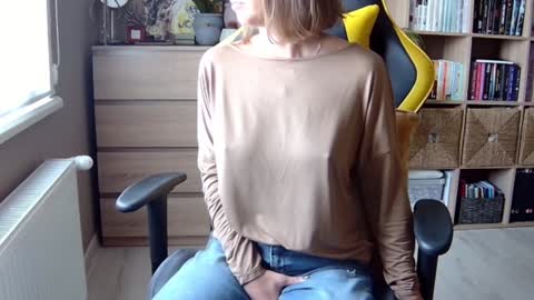 Melissa   online show from 02/05/25, 09:46