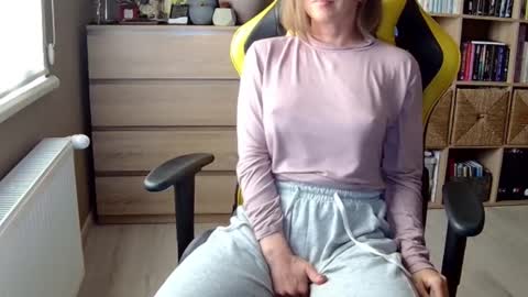 Melissa   online show from 02/11/25, 02:13