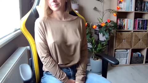 Melissa   online show from 02/14/25, 08:10