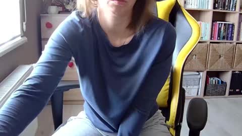 Melissa   online show from 02/16/25, 10:10