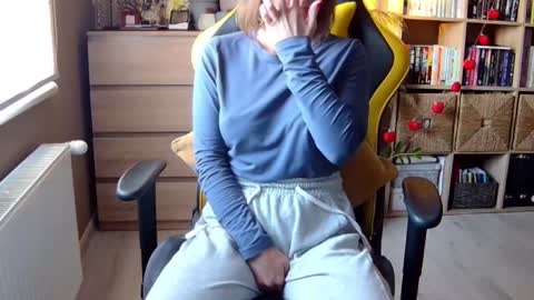 Melissa   online show from 02/19/25, 02:44