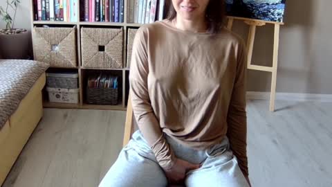 Melissa   online show from 09/28/25, 07:47