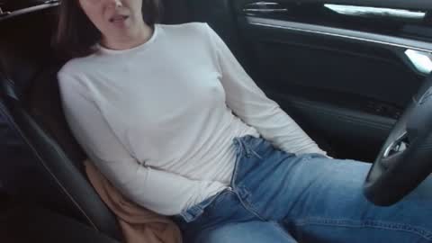 Melissa   online show from 10/12/25, 08:02