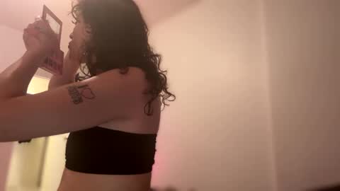 Nikki Erotica online show from 09/14/25, 04:00