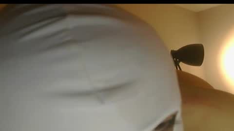 Snapshot of erotica_angel chatting on 12/17/25, 12:44 Nikki Erotica online show from 12/17/25, 12:44