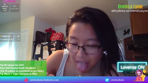 Snapshot of eroticalynn chatting on 12/04/24, 08:51 Lynn online show from 12/04/24, 08:51