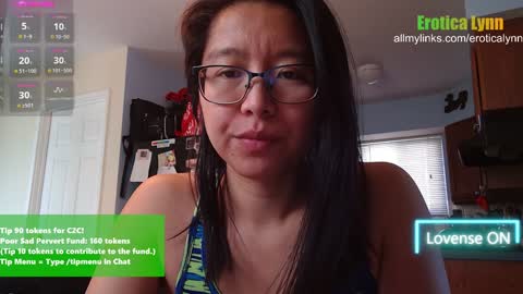 Snapshot of eroticalynn chatting on 01/14/25, 06:49 Lynn online show from 01/14/25, 06:49