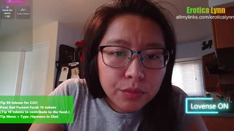 Snapshot of eroticalynn chatting on 02/04/25, 06:38 Lynn online show from 02/04/25, 06:38