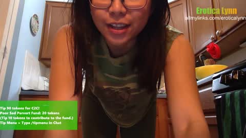 Snapshot of eroticalynn chatting on 02/06/25, 06:13 Lynn online show from 02/06/25, 06:13