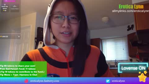 Snapshot of eroticalynn chatting on 02/07/25, 07:17 Lynn online show from 02/07/25, 07:17