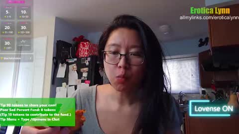 Snapshot of eroticalynn chatting on 02/20/25, 08:47 Lynn online show from 02/20/25, 08:47