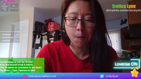 Snapshot of eroticalynn chatting on 03/06/25, 08:05 Lynn online show from 03/06/25, 08:05