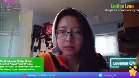 Snapshot of eroticalynn chatting on 03/10/25, 06:23 Lynn online show from 03/10/25, 06:23