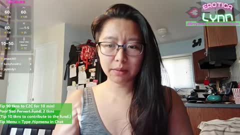 Snapshot of eroticalynn chatting on 09/19/25, 08:09 Lynn online show from 09/19/25, 08:09