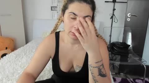 eroticsensualkitty4u online show from 12/28/24, 08:37