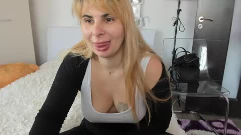 eroticsensualkitty4u online show from 01/15/25, 10:38