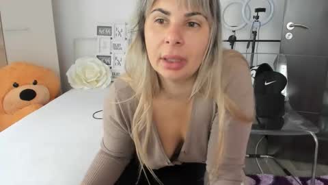 eroticsensualkitty4u online show from 10/06/25, 07:28