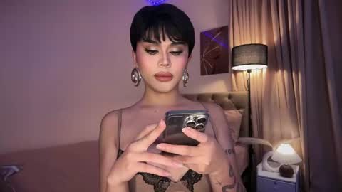 Snapshot of erotictsmonica chatting on 07/08/26, 06:45 monica online show from 07/08/26, 06:45