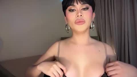 Snapshot of erotictsmonica chatting on 07/14/26, 06:46 monica online show from 07/14/26, 06:46