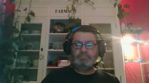 Snapshot of erwin1966 chatting on 01/06/25, 08:18 Erwins room welcome sound on online show from 01/06/25, 08:18