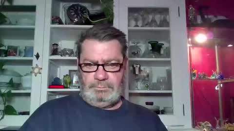 Snapshot of erwin1966 chatting on 01/10/25, 12:17 Erwins room welcome sound on online show from 01/10/25, 12:17