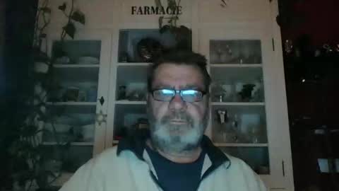 Snapshot of erwin1966 chatting on 01/11/25, 02:41 Erwins room welcome sound on online show from 01/11/25, 02:41