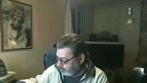 Snapshot of erwin1966 chatting on 02/06/25, 11:58 Erwins room welcome sound on online show from 02/06/25, 11:58