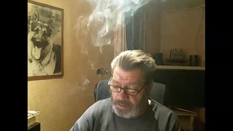 Snapshot of erwin1966 chatting on 02/08/25, 01:11 Erwins room welcome sound on online show from 02/08/25, 01:11