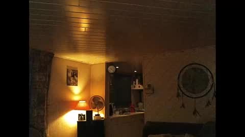 Snapshot of erwin1966 chatting on 03/09/25, 09:14 Erwins room welcome sound on online show from 03/09/25, 09:14