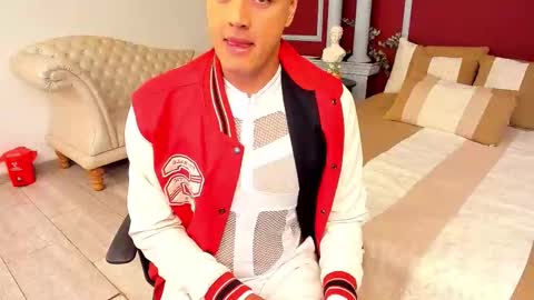 eryxmarlowe_ online show from 10/19/25, 12:22