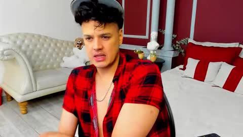 eryxmarlowe_ online show from 10/22/25, 01:17