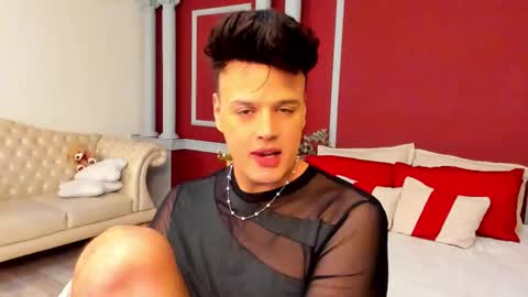 eryxmarlowe_ online show from 10/25/25, 12:07