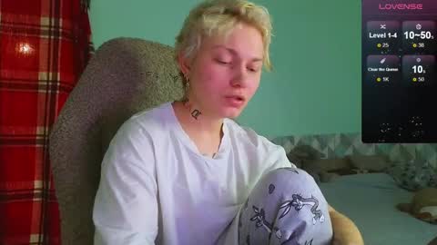 esajukyy online show from 01/06/25, 02:58