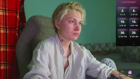 esajukyy online show from 01/12/25, 03:46