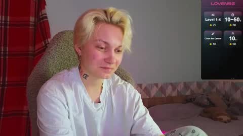 esajukyy online show from 01/27/25, 11:00