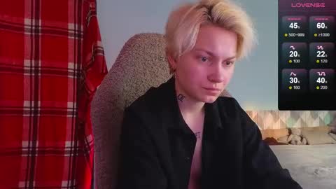 esajukyy online show from 02/03/25, 10:03